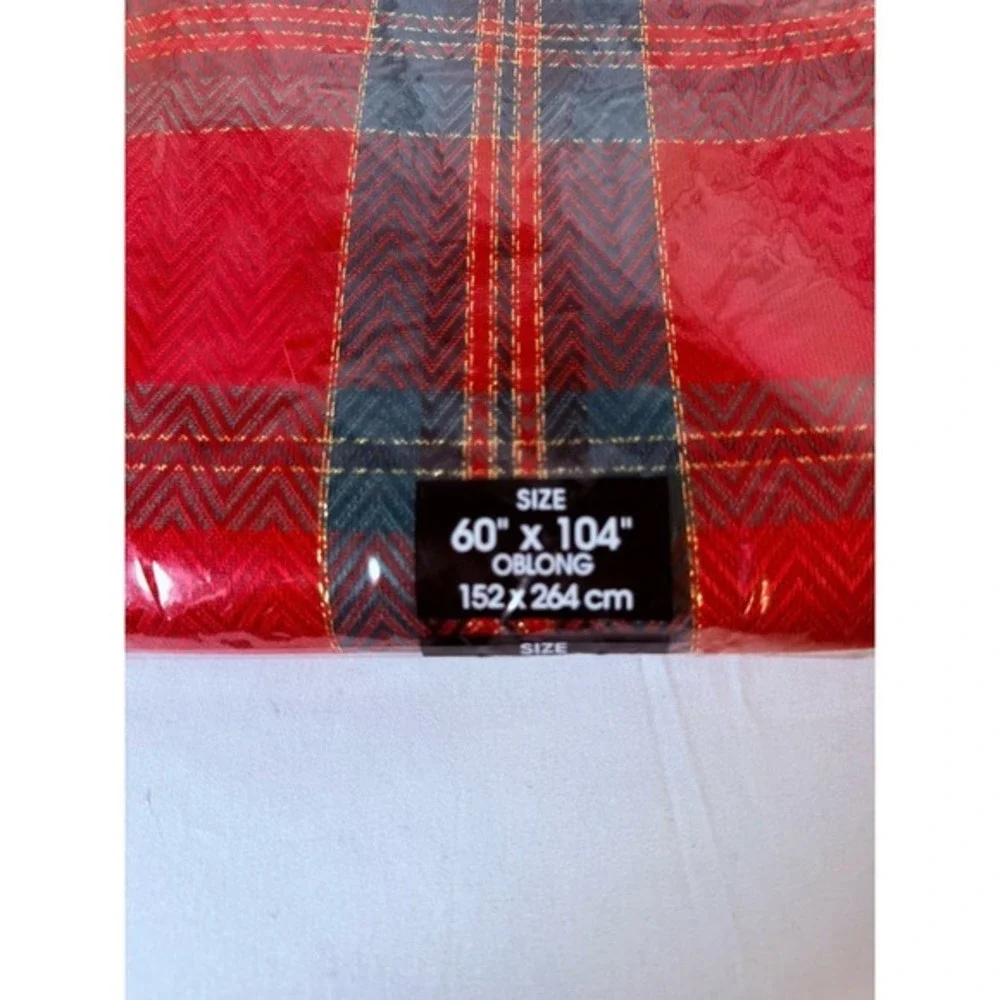 Christmas Royale Red Green Gold Plaid Oblong Tablecloth 60x104 Holiday Red 85-18